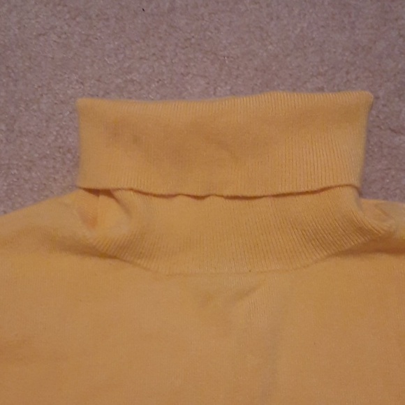 Turtleneck Sweater🐢 - Picture 3 of 5